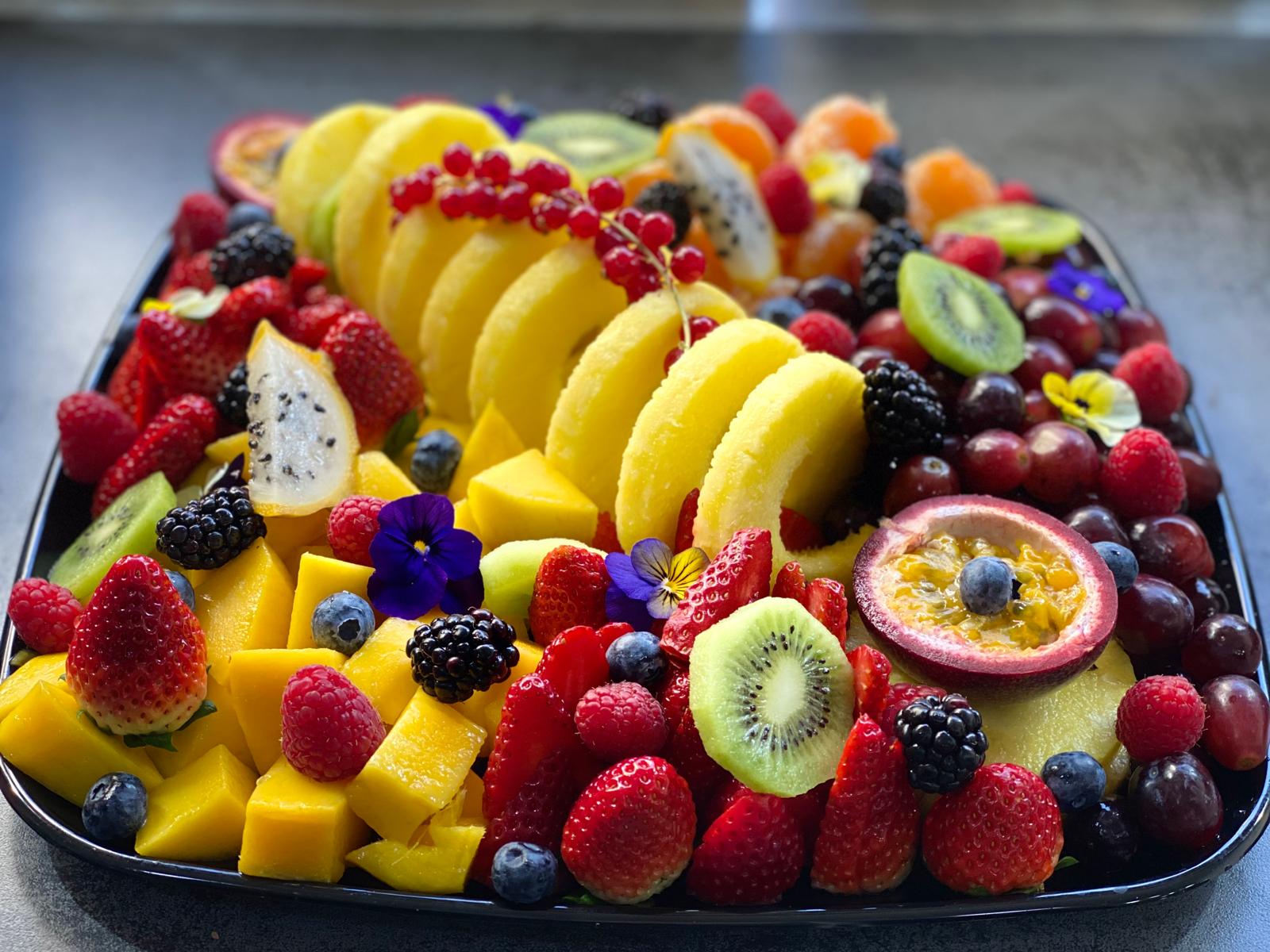 Plateau de fruits exotiques - 10 personnes 35cm x 35cm -